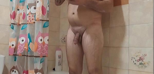  Ducha y comida de polla hasta sacar toda la leche de mi marido en la ducha